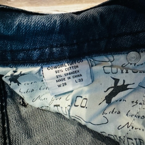 Cowgirl Tuff Wild & Free Jeans 28/33 - Picture 6 of 9